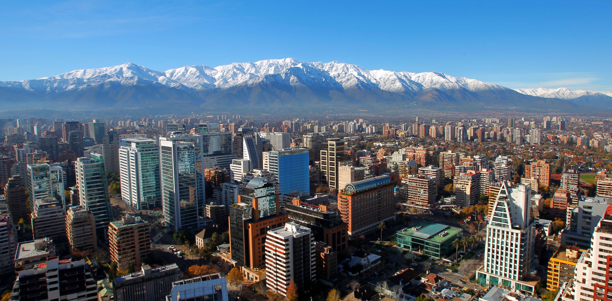 Чили фото. Сантьяго Чили. Чили центр города. Город Сантьяго. Чили панорама Сантьяго.